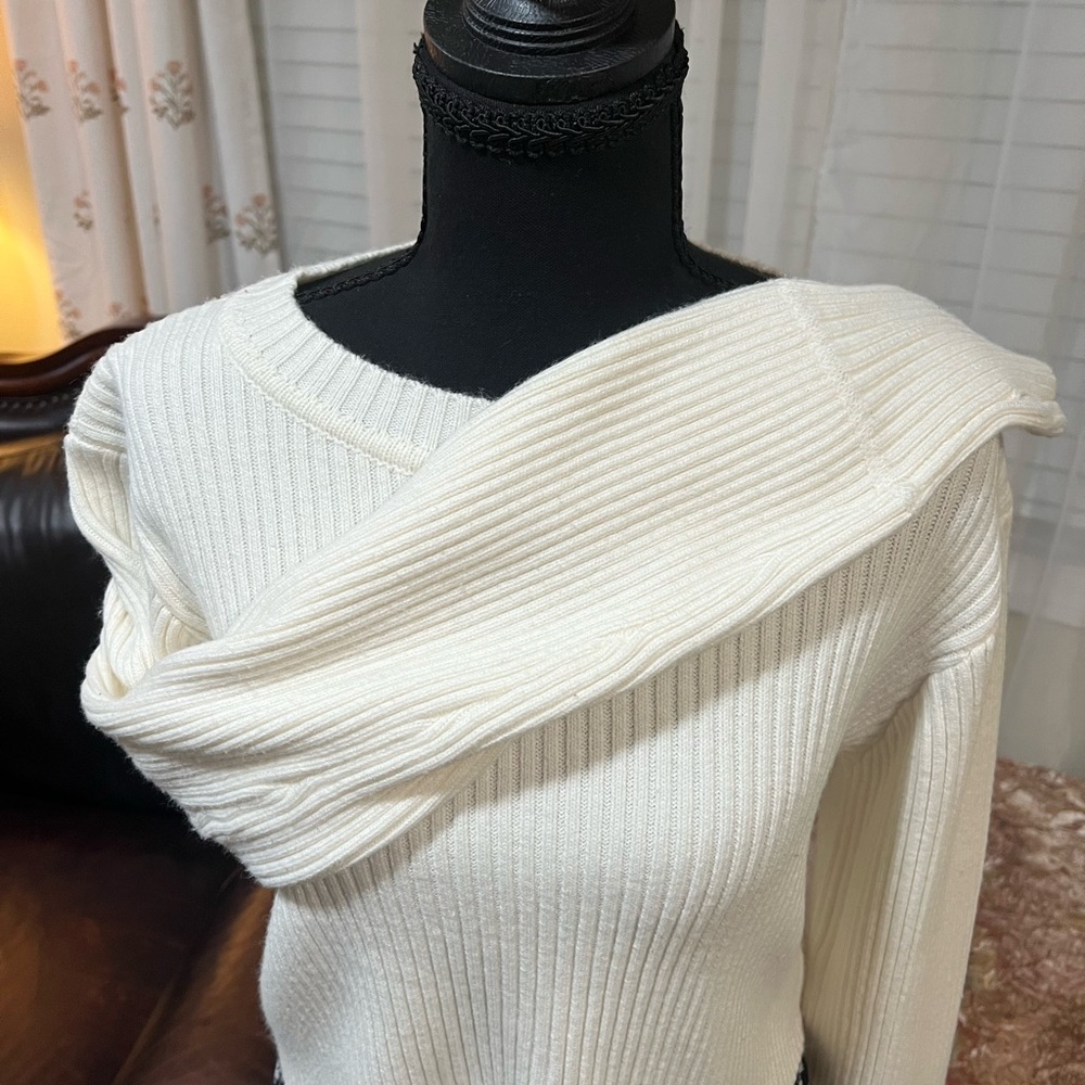 Lulu's Ivory Ribbed Crew Neck Sweater - Picture 4 of 7